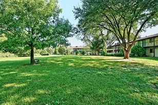 711 Eberhart Ln, Austin, TX 78745 - Photo 9