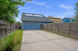 8800 Slater Dr, Austin, TX 78747 - Photo 29