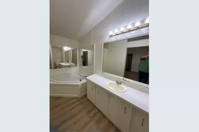 204 Overhill, Bastrop, TX 78602 - Photo 9