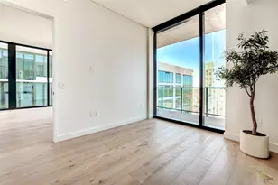 610 Davis St, Austin, TX 78701 - Photo 13