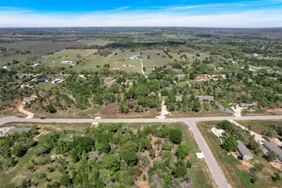 112 Empire Street, Elgin, TX 78621 - Photo 17