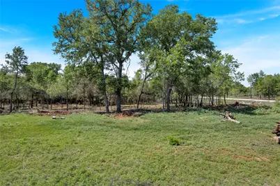112 Empire Street, Elgin, TX 78621 - Photo 19