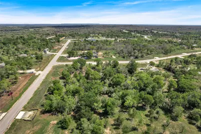 112 Empire Street, Elgin, TX 78621 - Photo 9