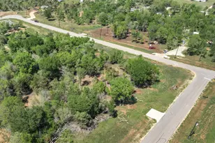 112 Empire St, Elgin, TX 78621 - Photo 7