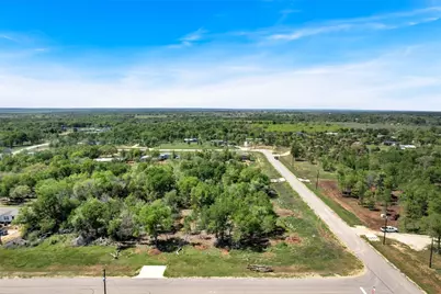 112 Empire Street, Elgin, TX 78621 - Photo 5