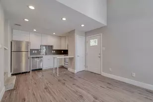 935 La Posada Dr, Austin, TX 78752 - Photo 5