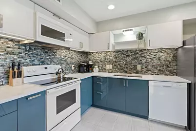 112 World Of Tennis Square, Lakeway, TX 78738 - Photo 3