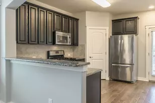 2001 Faro Dr, Austin, TX 78741 - Photo 7