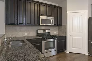 2001 Faro Dr, Austin, TX 78741 - Photo 9