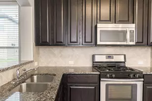 2001 Faro Dr, Austin, TX 78741 - Photo 11