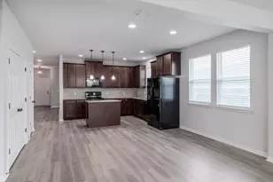 320 E Broade St, Leander, TX 78641 - Photo 11