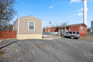 341 SW Front St, Bartlett, TX 76511 - Photo 21