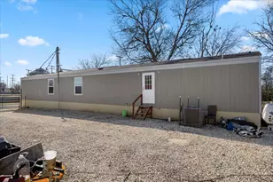 341 SW Front St, Bartlett, TX 76511 - Photo 3