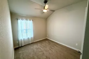 159 Appleberry Ln, Elgin, TX 78621 - Photo 17