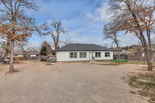 114 Crepe Myrtle Pkwy, Elgin, TX 78621 - Photo 31