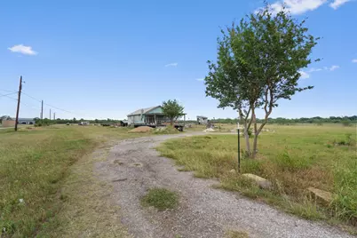 14600 F M Road 812, Del Valle, TX 78617 - Photo 11