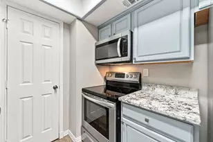 2600 Penny Ln, Austin, TX 78757 - Photo 9