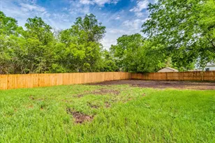 112 Gazley St, Smithville, TX 78957 - Photo 37