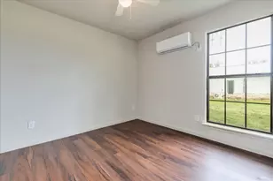 112 Gazley St, Smithville, TX 78957 - Photo 33