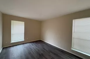 2524 Chaparral Trail, Austin, TX 78744 - Photo 11