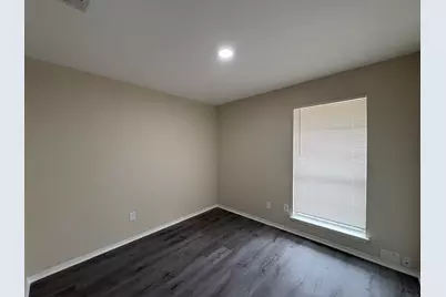 2524 Chaparral Trail, Austin, TX 78744 - Photo 9