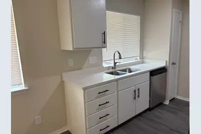 2524 Chaparral Trail, Austin, TX 78744 - Photo 7