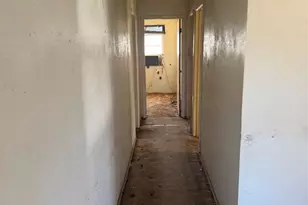 503 Hill St, Smithville, TX 78957 - Photo 5