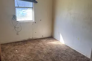 503 Hill St, Smithville, TX 78957 - Photo 7