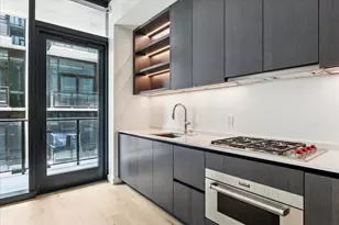 610 Davis St, Austin, TX 78701 - Photo 9