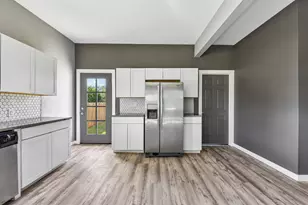507 W 1st St, Flatonia, TX 78941 - Photo 9