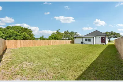 507 W 1st Street, Flatonia, TX 78941 - Photo 37