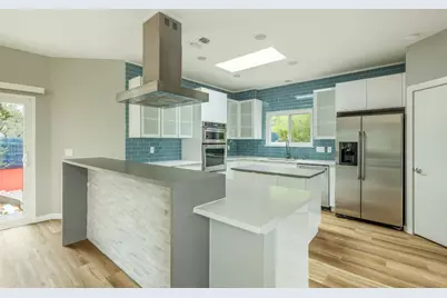 304 Palos Verdes Drive, Lakeway, TX 78734 - Photo 9