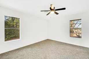 122 Blanket Flower Dr, Bastrop, TX 78602 - Photo 17