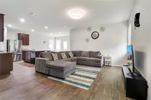 33 Bent Trl Ln, Georgetown, TX 78628 - Photo 3