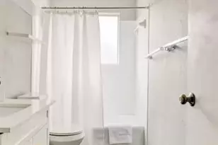 2005 Cheshire Dr, Austin, TX 78723 - Photo 19