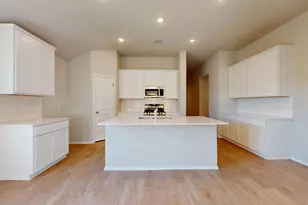 9221 Furman Dr, Austin, TX 78747 - Photo 3