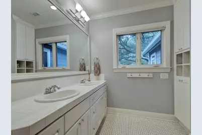 5018 Shoal Creek Boulevard, Austin, TX 78756 - Photo 23