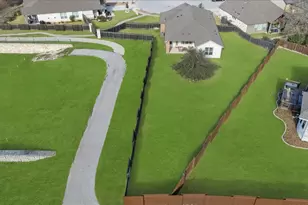 304 Morning Ridge Ct, Georgetown, TX 78628 - Photo 5