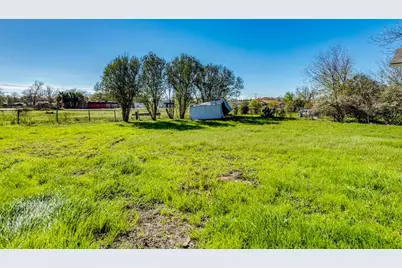 721 E Pine Street, Seguin, TX 78155 - Photo 23