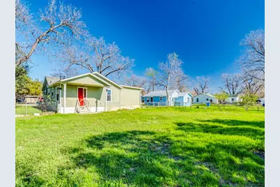 721 E Pine Street, Seguin, TX 78155 - Photo 25