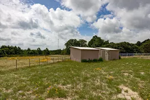118 Saddle Ct, Bastrop, TX 78602 - Photo 9