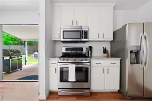 2906 Burning Oak Dr, Austin, TX 78704 - Photo 5