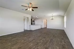 401 Cassandra Dr, Hutto, TX 78634 - Photo 5