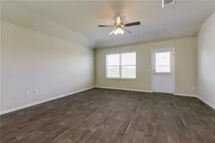 401 Cassandra Dr, Hutto, TX 78634 - Photo 3