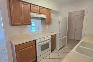 15208 Spring Hill Ln, Pflugerville, TX 78660 - Photo 3