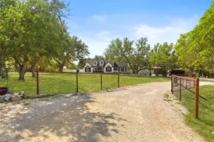 280 Stonegate Dr, Johnson City, TX 78636 - Photo 1