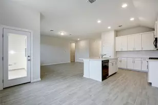 134 Edgewater Trl, Bastrop, TX 78602 - Photo 11
