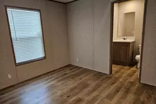 155 San Jacinto St, Bastrop, TX 78602 - Photo 5