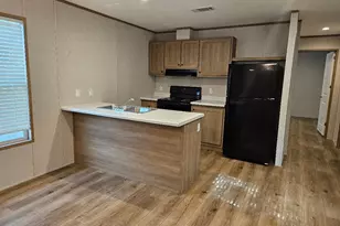 155 San Jacinto St, Bastrop, TX 78602 - Photo 3