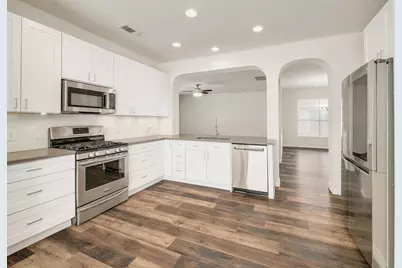 2307 Hayfield Square, Pflugerville, TX 78660 - Photo 11